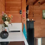 民宿 Wellness Tilburg- Jacuzzi- Prive Sauna En Zwembad 提耳堡