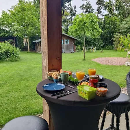 Accommodatie bij particulieren Met Zwembad In Groene Oase Bij Centrum