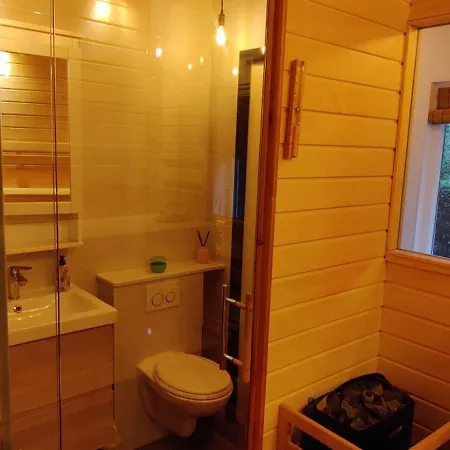 民宿 Wellness Tilburg- Jacuzzi- Prive Sauna En Zwembad *