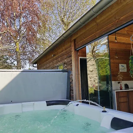 Habitación en casa particular Ecolodge, Jacuzzi Privé Sauna Warm Pool Outside Shower In Oasis Near Centre