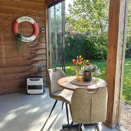 Ecolodge, Jacuzzi Privé Sauna Warm Pool Outside Shower In Oasis Near Centre Habitación en casa particular *