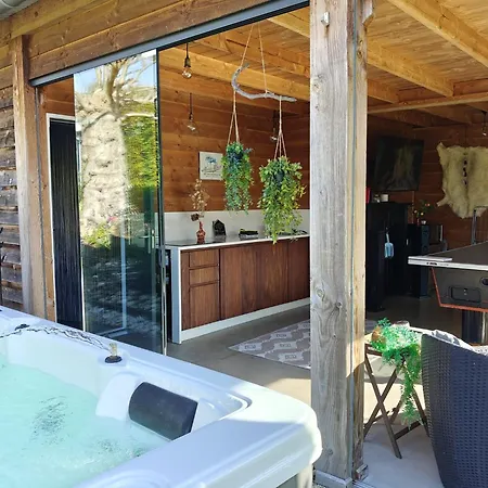 Ecolodge, Jacuzzi Privé Sauna Warm Pool Outside Shower In Oasis Near Centre Habitación en casa particular Tilburgo