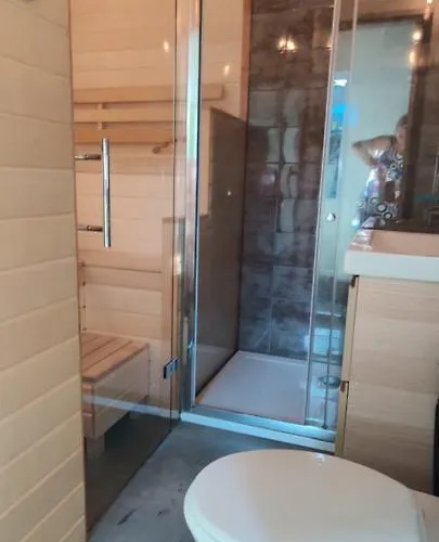 Ecolodge, Jacuzzi Prive Sauna Warm Pool Outside Shower In Oasis Near Centre 民宿 *