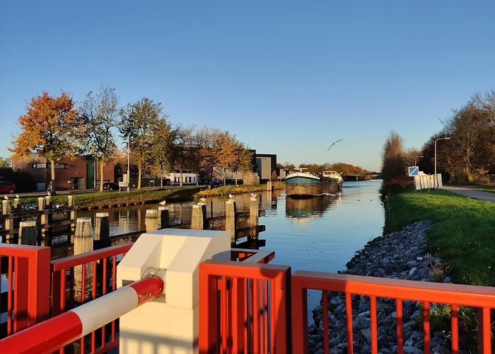 Met Zwembad In Groene Oase Bij Centrum Privatunterkunft Tilburg