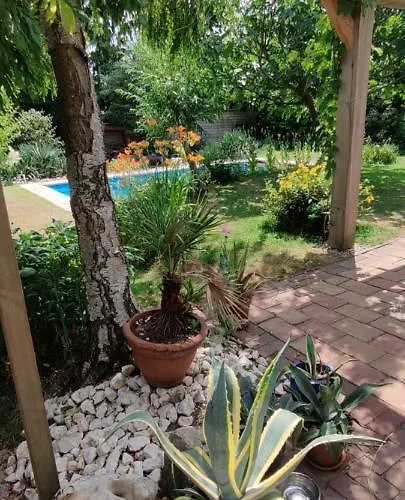 Δωμάτια σε οικογενειακή κατοικία Ecolodge, Jacuzzi Prive Sauna Warm Pool Outside Shower In Oasis Near Centre Τίλμπουργκ