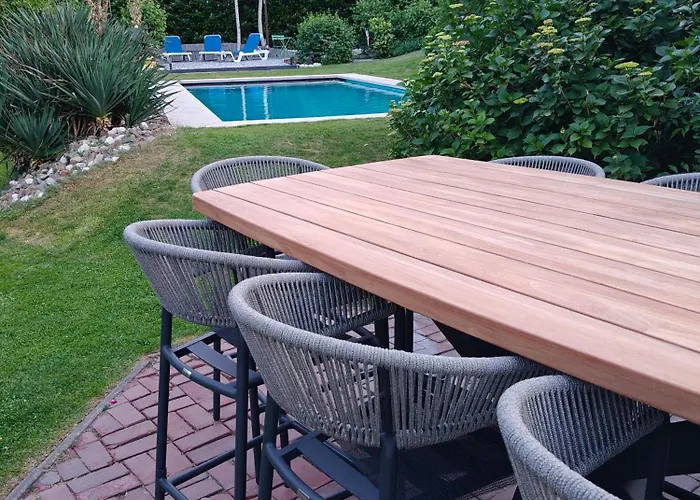 Met Zwembad In Groene Oase Bij Centrum Tilburg