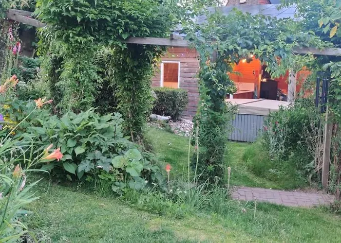 Privatunterkunft Met Zwembad In Groene Oase Bij Centrum *